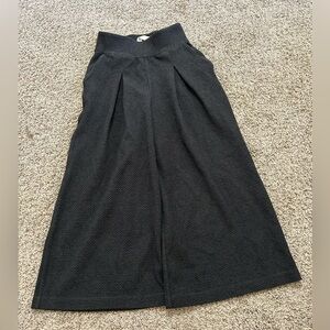 Lululemon Can You Feel The Pleat Crop
Dark Gray Women's Size 2 Pants Yoga Causal